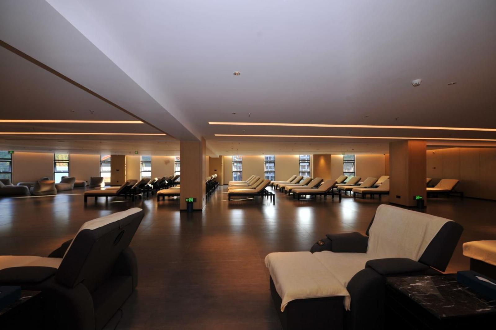 Wyndham Grand Plaza Royale Hot Springs Fenghuang Hotel Exterior foto