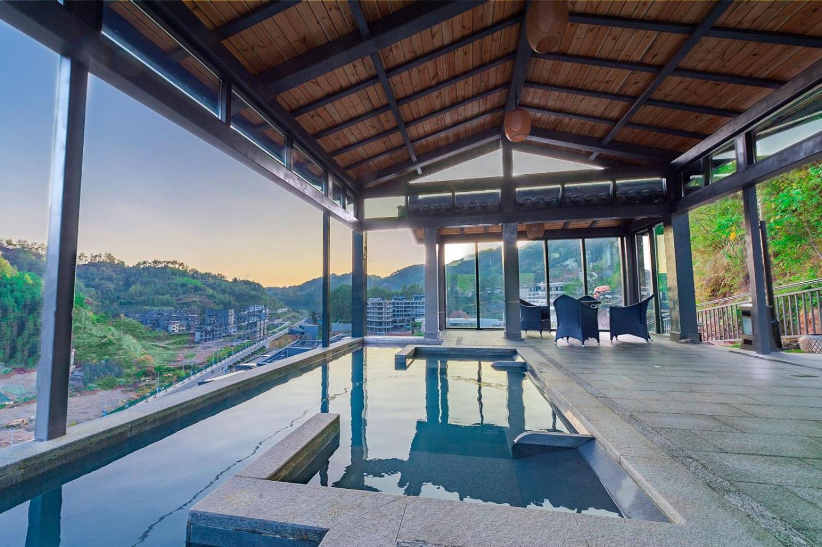 Wyndham Grand Plaza Royale Hot Springs Fenghuang Hotel Exterior foto