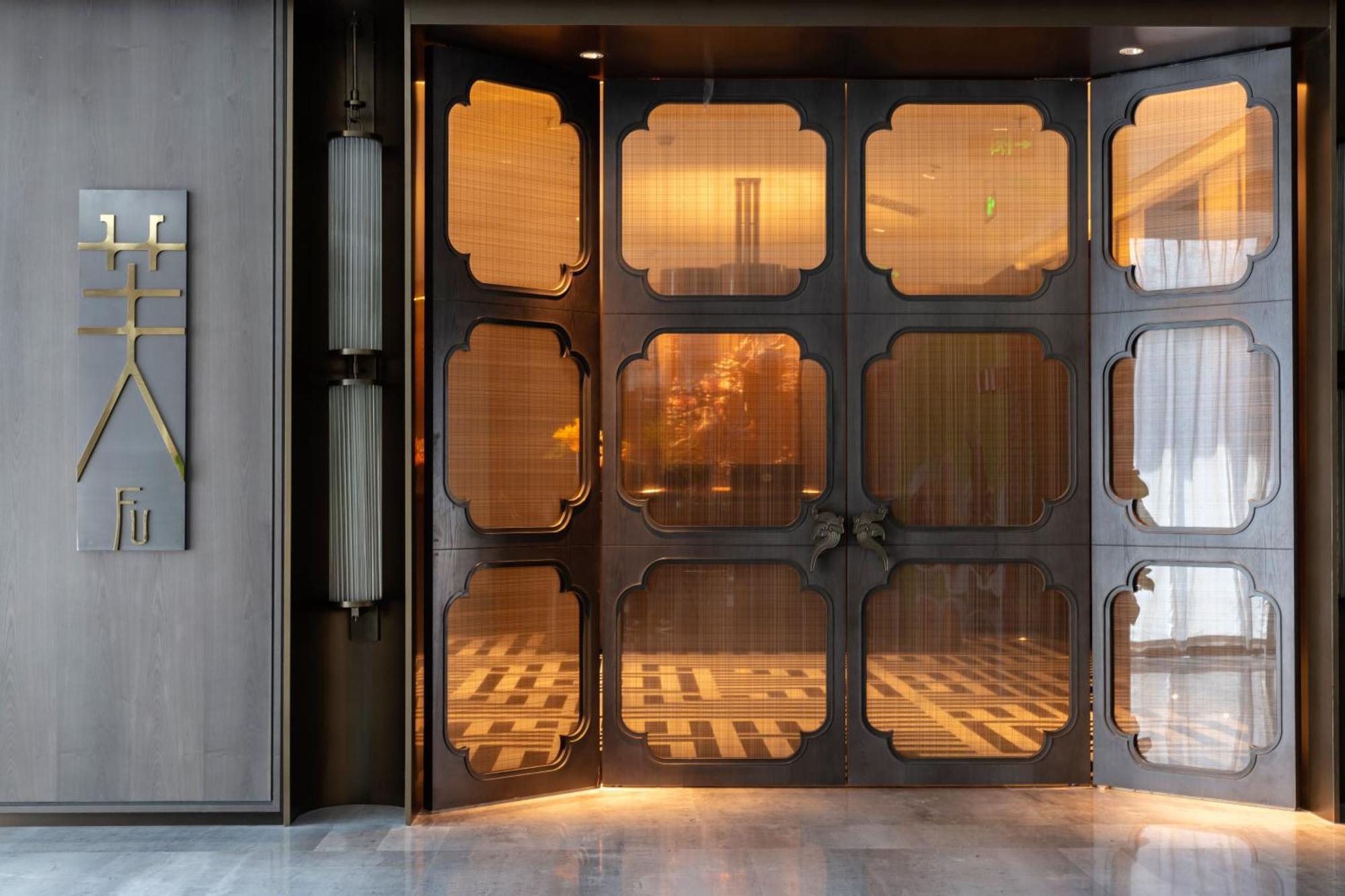 Wyndham Grand Plaza Royale Hot Springs Fenghuang Hotel Exterior foto