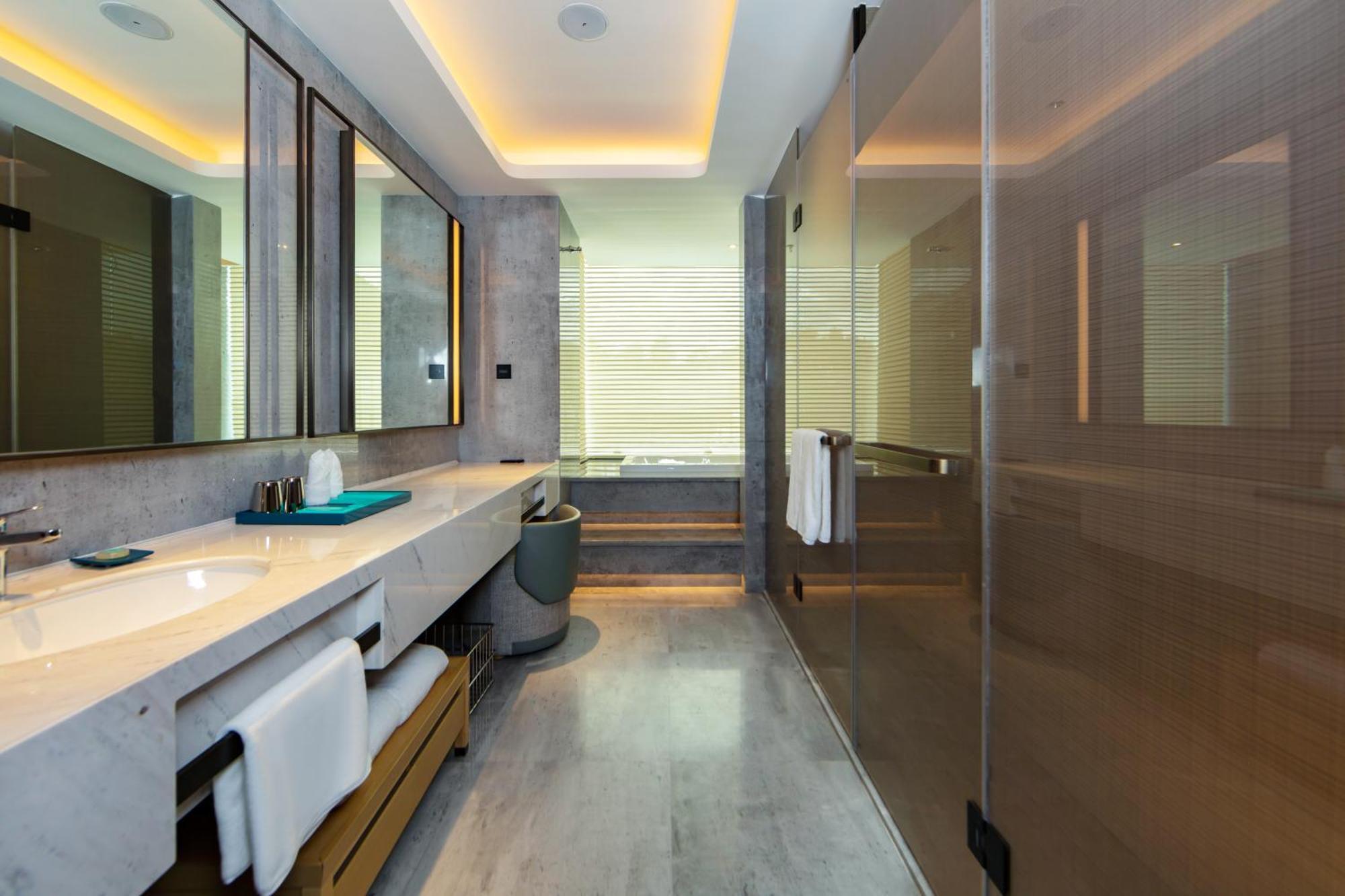 Wyndham Grand Plaza Royale Hot Springs Fenghuang Hotel Exterior foto