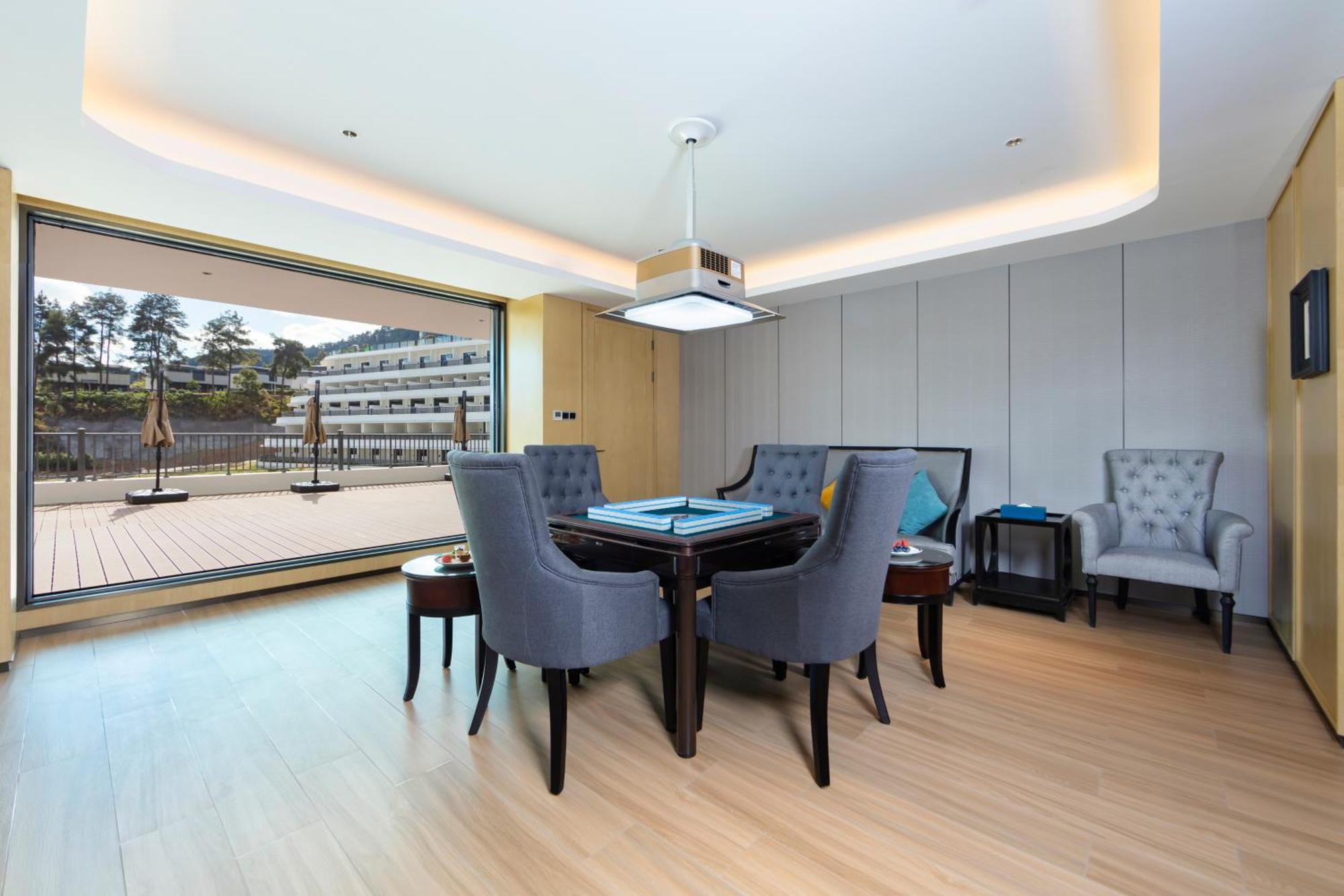 Wyndham Grand Plaza Royale Hot Springs Fenghuang Hotel Exterior foto