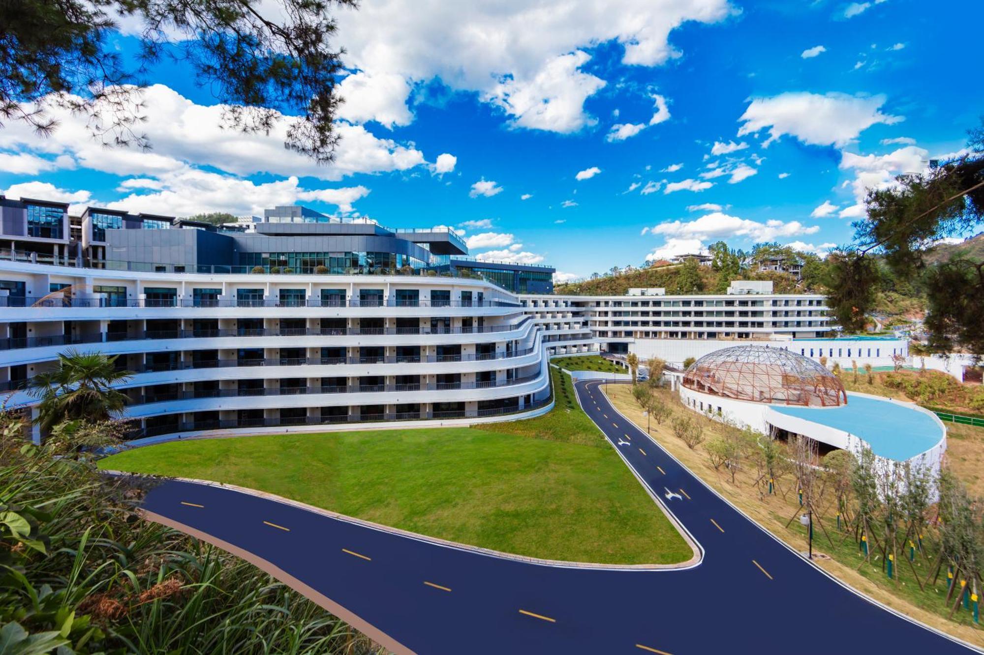 Wyndham Grand Plaza Royale Hot Springs Fenghuang Hotel Exterior foto
